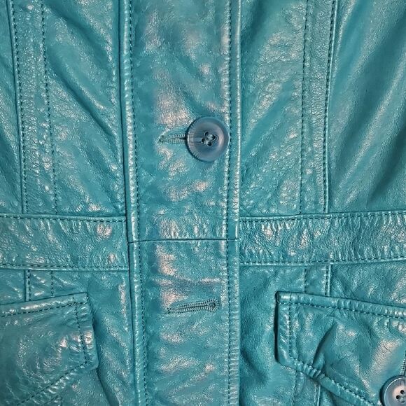 Danier Teal Leather Jacket with Collared Neckline and Fitted Silhouette - Picture 9 of 16